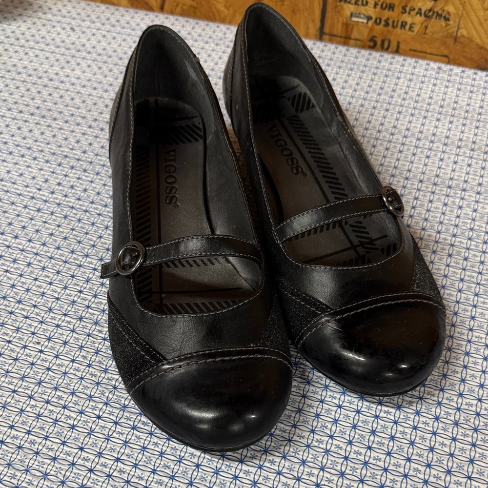 Vigoss Black Flats with Strap